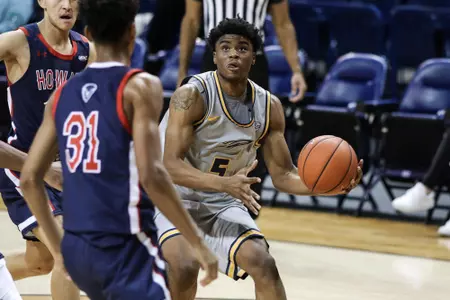 Donavan Moore vs Howard