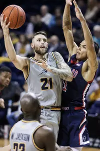 Dylan Alderson vs Howard