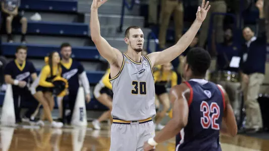 Luke Knapke vs Howard