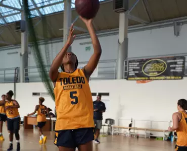 Q. Lockett in Italy (1)