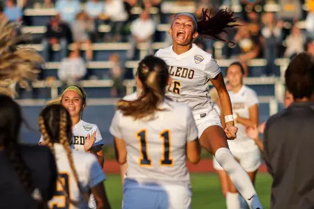 Medalle_Madison_Headshot