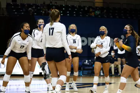 Taylor Alt Congratulated by Team vs. Western Michigan