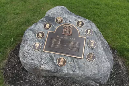Portraits of the Mens Golf Team