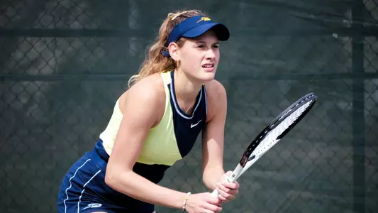 Julia Kuszynski No. 6 singles action