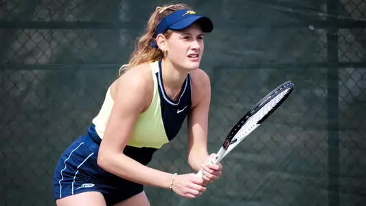 Julia Kuszynski at UT Varsity tennis Courts