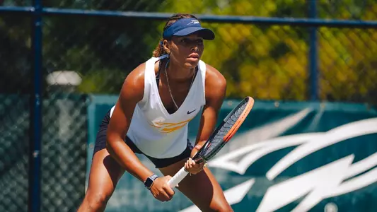 Audrey Moutama awaiting a serve