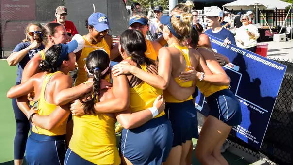Toledo Women's Tennis Huddle