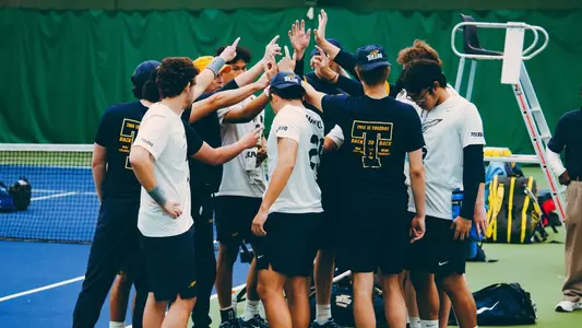 Men's Tennis Huddle