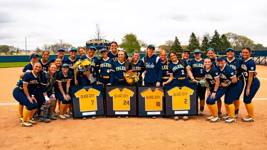 Toledo Softball Team photo with seniors