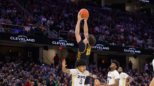 Austin Parks rebounding