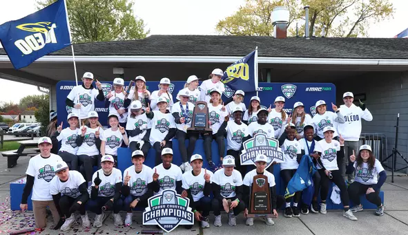 2026 MAC Cross Country Champions celebrate