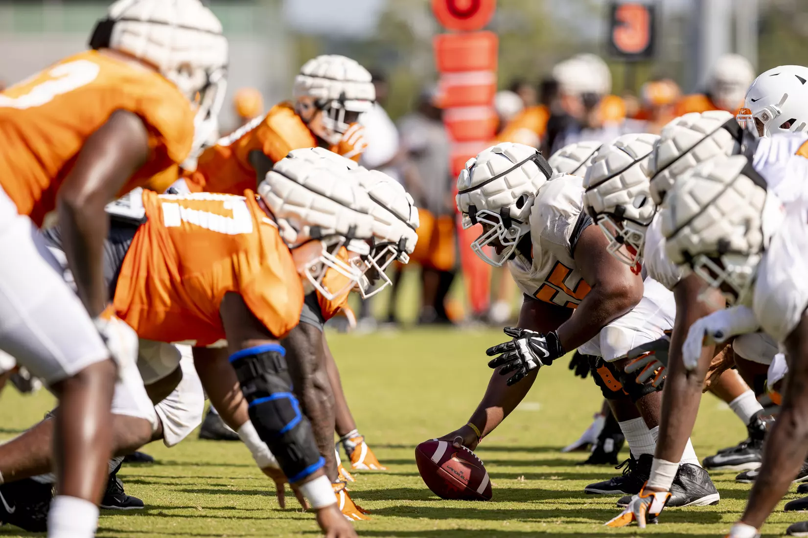 KNOXVILLE, TN - AUGUST 07, 2019 - The Tennessee Volunteers during 2019 Fall Training Camp practice on Haslam Field in Knoxville, TN. Photo By Andrew Ferguson/Tennessee Athletics