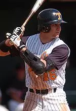 Alex Suarez' two-run triple in the sixth extended Tennessee's lead to 6-3.