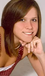 Abbie Alton Headshot