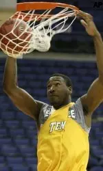 Tennessee forward Wayne Chism dunks Thursday, March 15, 2007, during practice for the first round of the NCAA basketball tournament in Columbus, Ohio. Tennessee will meet Long Beach State Friday. (AP Photo/Terry Gilliam)