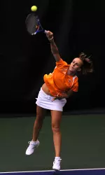 Sophomore Katie Lee won her fourth straight singles match on Friday.