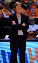 Coach Summitt led the Lady Vols to the 2005 St. John Division title at the Paradise Jam.