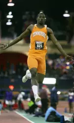 Justin Hunter is back from spring football to aid the Big Orange track & field team.