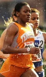 Nijgia Snapp picked up her first indoor win in the 800 meters.