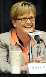 Holly Warlick has been named the new women's basketball head coach.