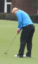 Hannah Pietila putting in the chilly weather.