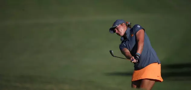 Anna Newell chips during the 2017 Athens Regional.