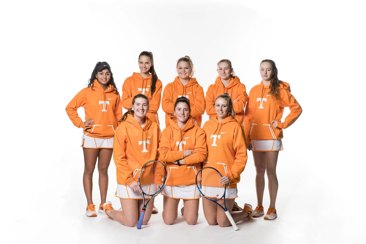 2016-17 Women's Tennis Team Photo
