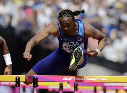 Aries Merritt - United States' Aries Merritt competes in a men's 110-meter hurdles first round heat during the World Athletics Championships in London Sunday, Aug. 6, 2017. Photo: David J. Phillip, AP
