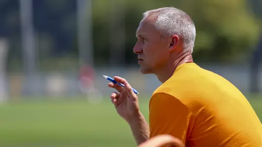 KNOXVILLE, TN - AUGUST 26, 2018 - Assistant Coach Joe Kirt of the Tennessee Volunteers during the match between the Tennessee Volunteers and the Xavier Musketeers at Regal Soccer Stadium in Knoxville, TN. Photo By Maury Neipris/Tennessee Athletics