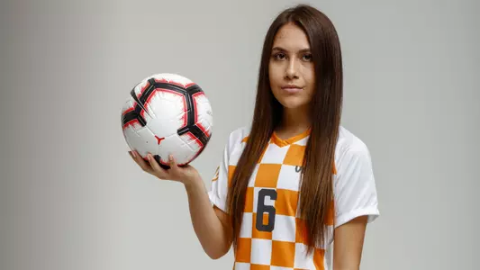 KNOXVILLE, TN - JULY 30, 2018 - Midfielder Makenna Curcuru #6 of the Tennessee Volunteers during Soccer Photo Day at Anderson Training Center in Knoxville, TN. Photo By Amy Smotherman-Burgess