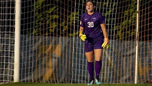 KNOXVILLE, TN - OCTOBER 07, 2018 - Goalkeeper Shae Yanez #30 of the Tennessee Volunteers during the match between the Vanderbilt Commodores and the Tennessee Volunteers at Regal Soccer Stadium in Knoxville, TN. Photo By Andrew Ferguson/Tennessee Athletics