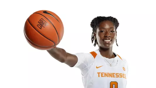 Rennia Davis 2018-19 pose