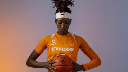 Rennia Davis pose