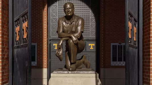 KNOXVILLE, TN - 2018.10.24 - General Neyland Statue