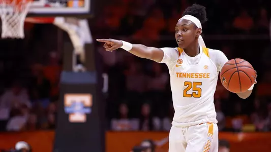 Jordan Horston pointing