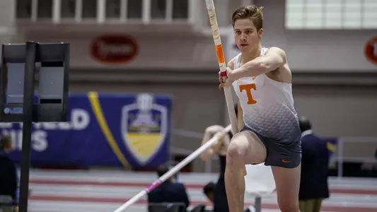 FAYETTEVILLE, AR - FEBRUARY 22, 2019 - Nate Harper of the Tennessee Volunteers during day one of the 2019 Indoor SEC Championships at the Randal Tyson Track Center in Fayetteville, AR Photo By Caleb Jones/Tennessee Athletics