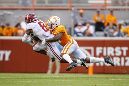 KNOXVILLE, TN - OCTOBER 24, 2020 - Defensive back Kenneth George Jr. #5 of the Tennessee Volunteers during the game between the Alabama Crimson Tide and the Tennessee Volunteers at Neyland Stadium in Knoxville, TN. Photo By Caleb Jones/Tennessee Athletics