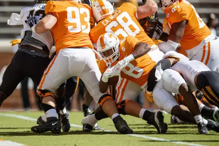 KNOXVILLE, TN - OCTOBER 03, 2020 - Running back Ty Chandler #8 of the Tennessee Volunteers during the game between the Missouri Tigers and the Tennessee Volunteers at Neyland Stadium in Knoxville, TN. Photo By Caleb Jones/Tennessee Athletics