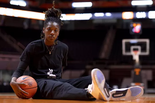 KNOXVILLE, TN - 2020.11.13 - Rennia Davis Portrait