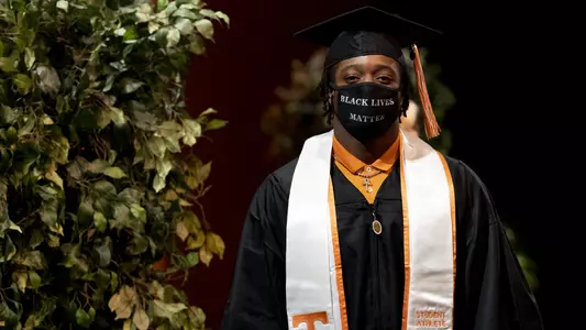 KNOXVILLE, TN - 2020.12.06 - Football Commencement