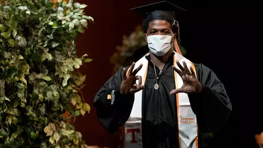 KNOXVILLE, TN - 2020.12.06 - Football Commencement