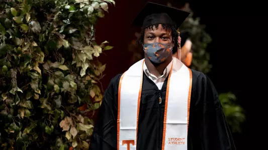 KNOXVILLE, TN - 2020.12.06 - Football Commencement