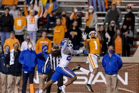 KNOXVILLE, TN - DECEMBER 05, 2020 - Wide receiver Velus Jones Jr. #1 of the Tennessee Volunteers during the game between the Florida Gators and the Tennessee Volunteers at Neyland Stadium in Knoxville, TN. Photo By Andrew Ferguson/Tennessee Athletics