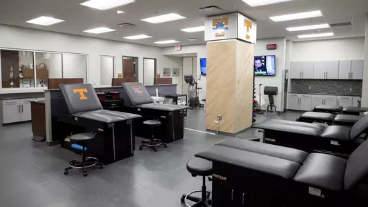 KNOXVILLE, TN - 2018.12.20 - Athletic Training Room