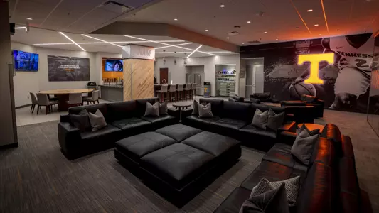 KNOXVILLE, TN - 2019.01.04 - Men's Locker Room