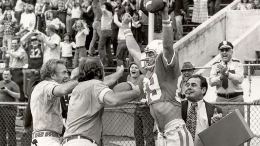 KNOXVILLE, TN - Wide receiver Larry Seivers #89 of the Tennessee Volunteers and Gus Manning during a game at Neyland Stadium in Knoxville, TN. Photo By Tennessee Athletics.