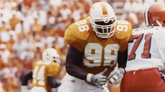 KNOXVILLE, TN - OCTOBER 06, 2001 - defensive tackle John Henderson #98 of the Tennessee Volunteers during the game between the Georgia Bulldogs and the Tennessee Volunteers at Neyland Stadium in Knoxville, TN. Photo by Tennessee Athletics