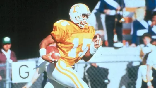KNOXVILLE, TN - Wide Receiver Carl Pickens #15 of the Tennessee Volunteers during a game at Neyland Stadium in Knoxville, TN. Photo By Tennessee Athletics.