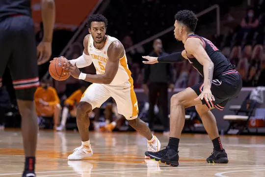 KNOXVILLE, TN - February 10, 2021 - Guard Josiah-Jordan James #5 of the Tennessee Volunteers during the game between the Georgia Bulldogs and the Tennessee Volunteers at Thompson?Boling Arena in Knoxville, TN. Photo By Andrew Ferguson/Tennessee Athletics