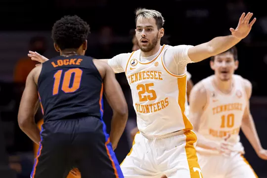 KNOXVILLE, TN - March 07, 2021 - Guard Santiago Vescovi #25 of the Tennessee Volunteers during the game between the Florida Gators and the Tennessee Volunteers at Thompson?Boling Arena in Knoxville, TN. Photo By Andrew Ferguson/Tennessee Athletics
